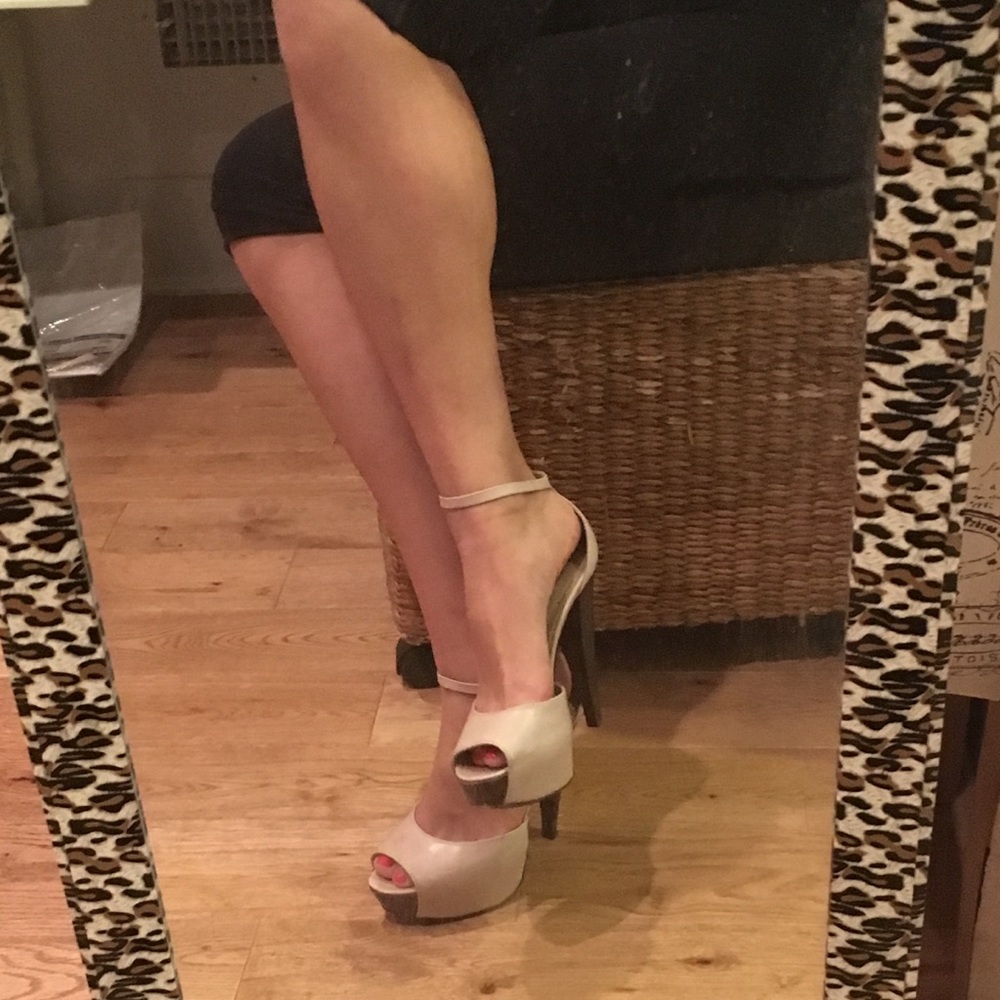 SERGIO ROSSI ANKLE PEEPTOE NUDE STACKED SANDALS